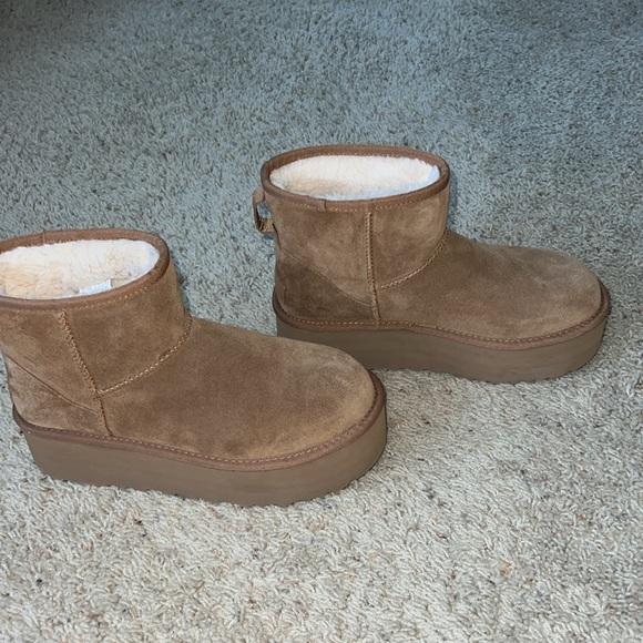 UGG platform ankle boots tan suede - Picture 5 of 8